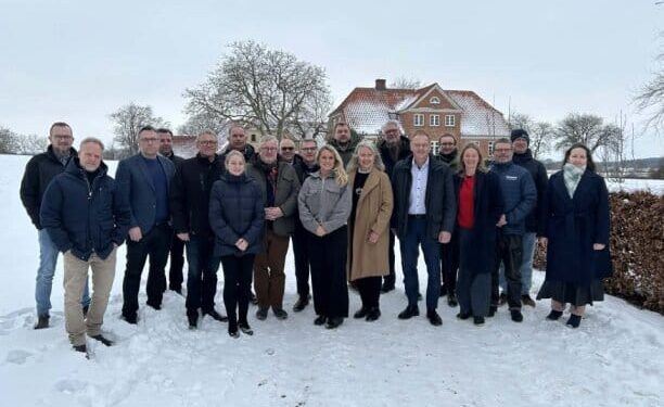 Folketingsmedlemmer og kandidater fra seks forskellige partier var med, da L&F Centrovice holdt informationsmøde i Frøbjerg Forsamlingshus.